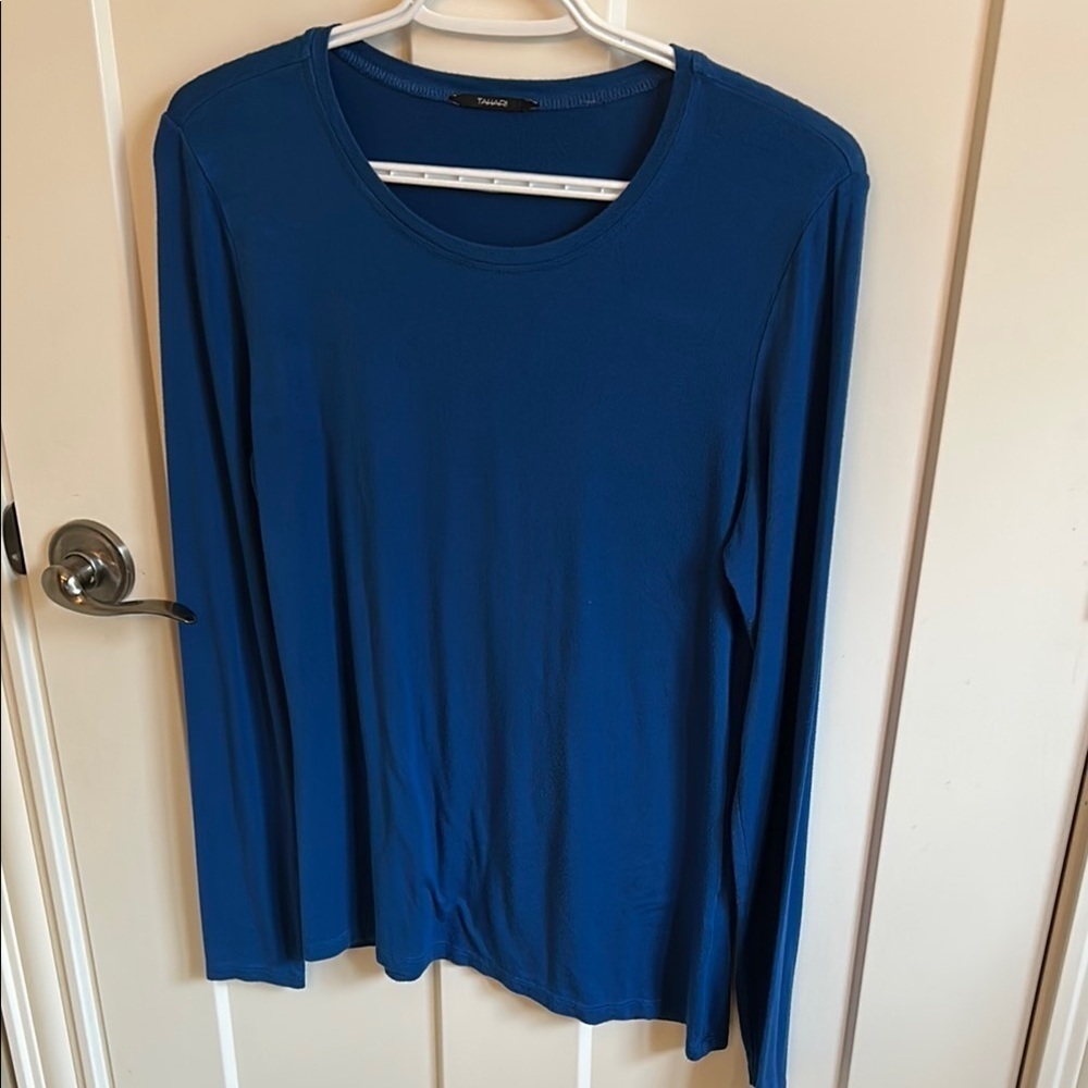 Tahari Blue Scoop Neck Long Sleeve Tee, size M